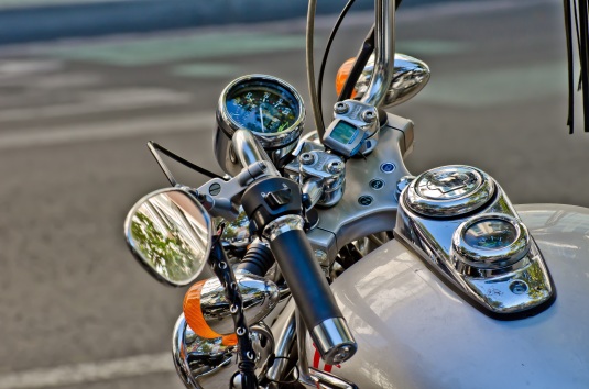street-car-wheel-bicycle-vehicle-motorcycle-handlebar-rear-view-mirror-racing-chopper-land-vehicle-automobile-make-bike-deposit-839007.jpg